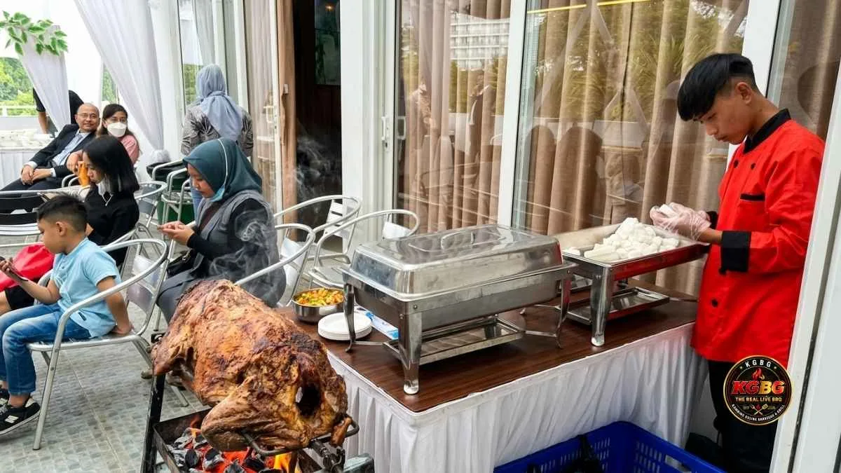 Kambing Guling Megamendung