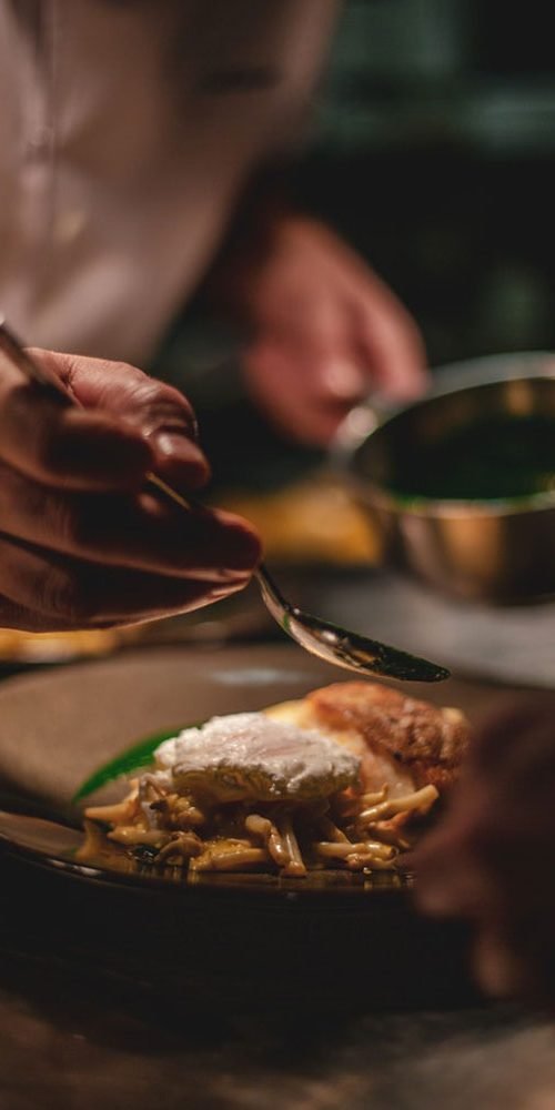 Serving-chef serving chef